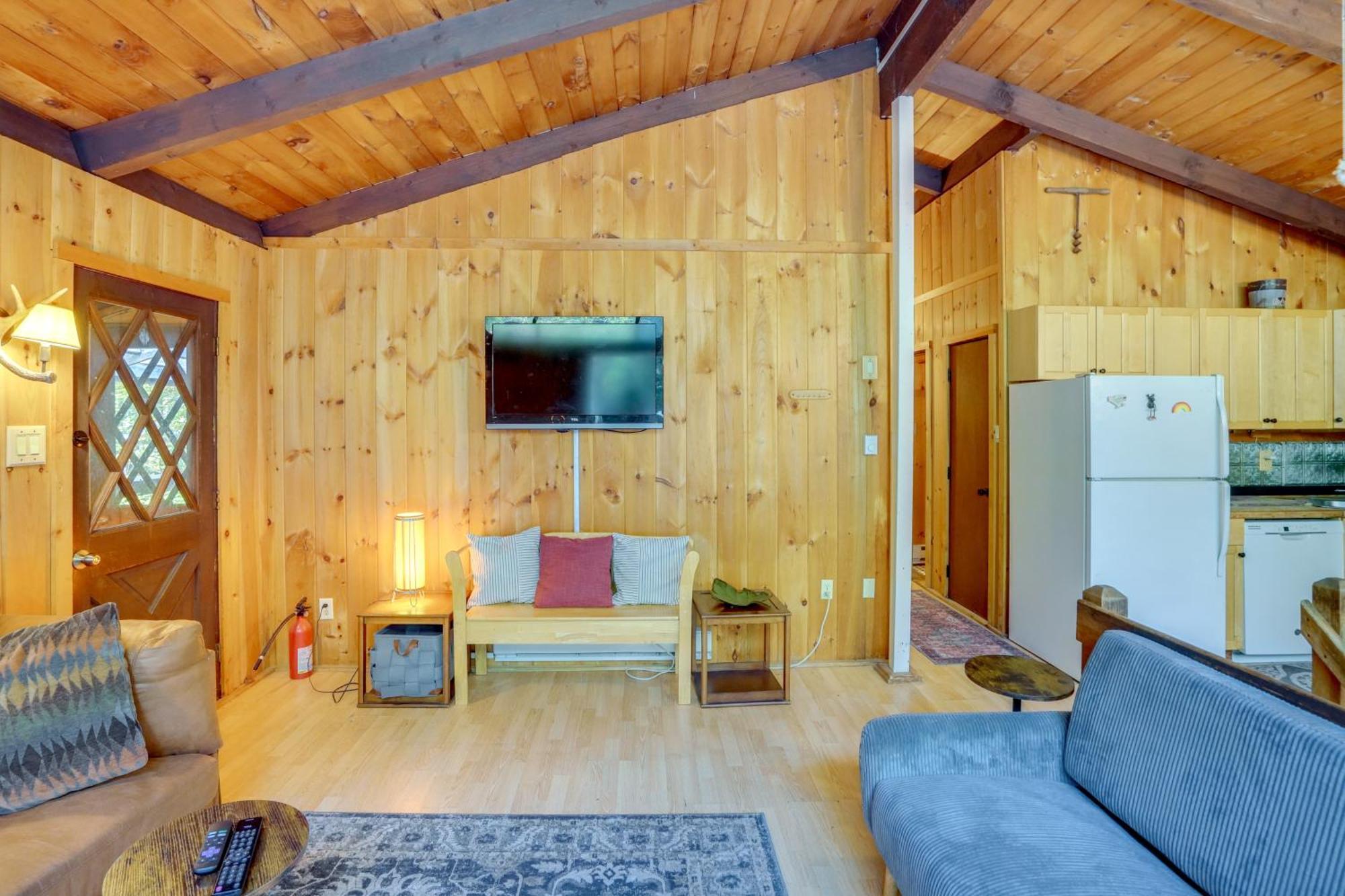 Rustic Cabin Near Ski Resorts In West Dover! Exteriér fotografie