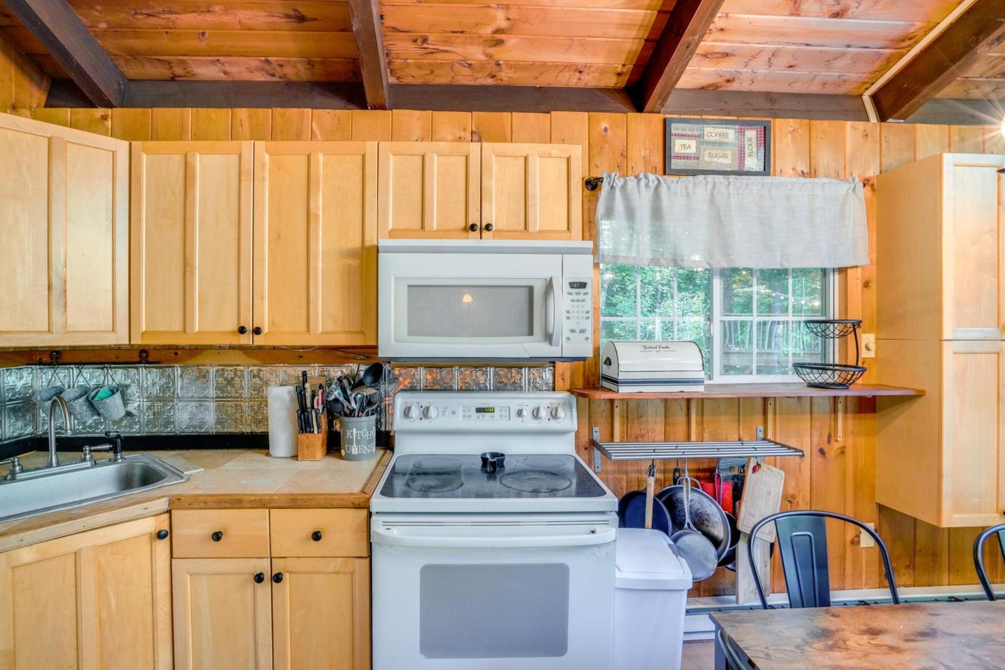 Rustic Cabin Near Ski Resorts In West Dover! Exteriér fotografie